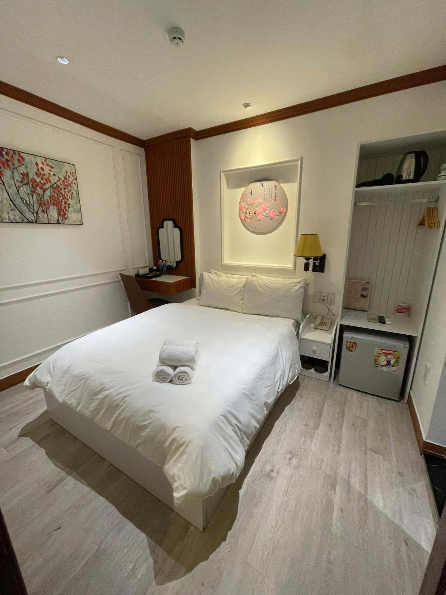 Khách sạn Le Grand 3*
